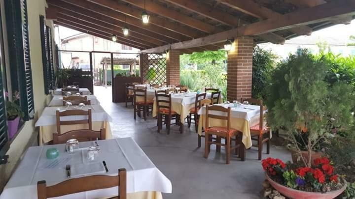 Locanda Della Luna Rossa Calosso Exteriér fotografie