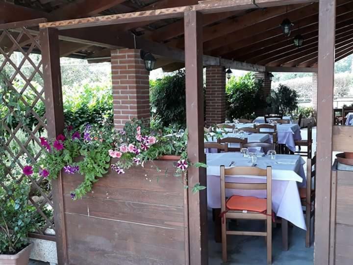 Locanda Della Luna Rossa Calosso Exteriér fotografie